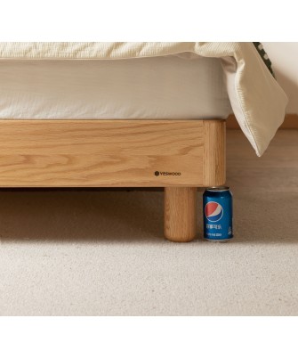 Lit bas avec tête de lit rembourrée – Chêne massif FAS & cuir écolo...